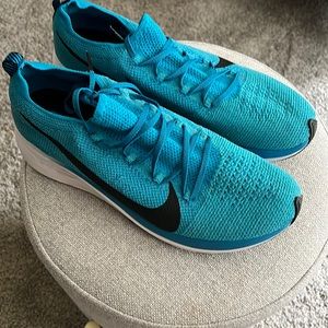 Mens Nike Zoom Flyknit Running Shoes Size 10 Blue